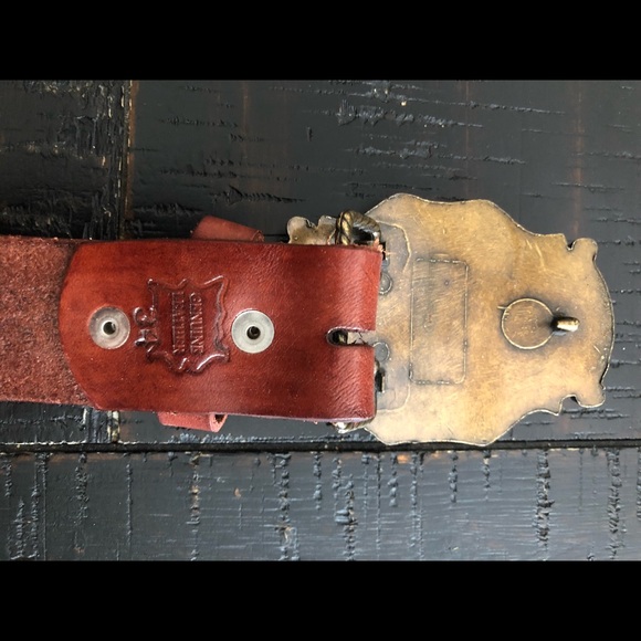 Beautiful leather belt with crushed shell buckle - Picture 5 of 12